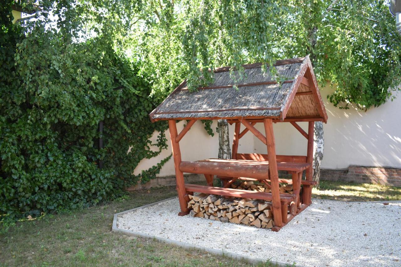 Livia Apartman Hévíz Εξωτερικό φωτογραφία